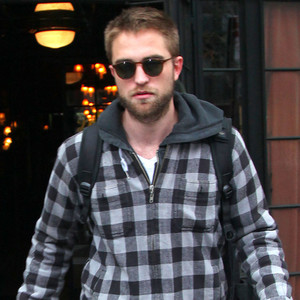 Robert Pattinson, Fly Down Robert Pattinson, Fly Down